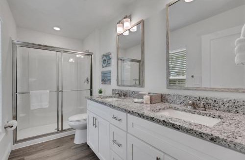 Jacarandas House | New Build With Heated Pool! Perfect for 2 families!