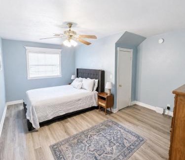 Huntington House | Peach Door Cottage