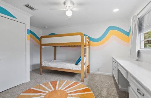 Braeswood Place House | 2min to NRG/Med Cntr, Games Backyard | Sleeps 10