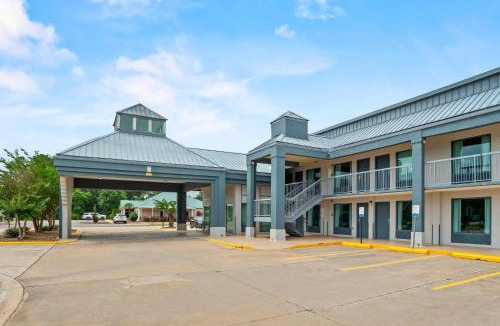 Louisville Hotel | Quality Inn Louisville MS