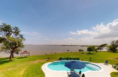 Barrett House | The Baytown Getaway - Main House
