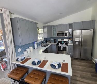 Northside House | Serene Family Retreat Jax w/Pool + Firepit.