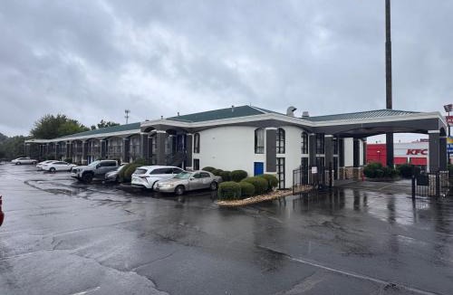 Tuscaloosa Hotel | Days Inn & Suites by Wyndham Tuscaloosa - Univ. of Alabama