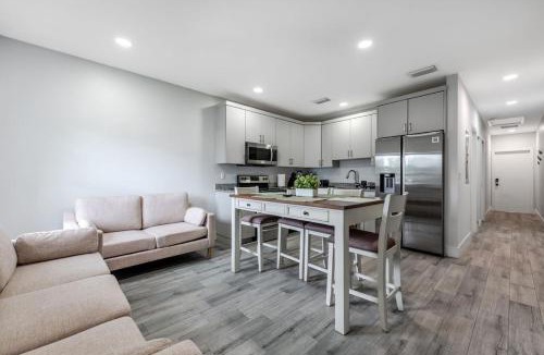 Westgate House | Stylish WPB Retreat Comfort and Convenience
