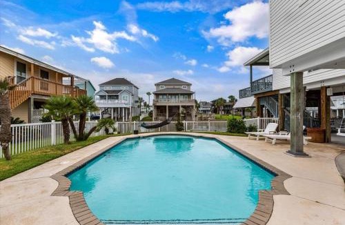 Jamaica Beach House | Jamaica Beach Waterfront | Heated Pool | Bayfront | Boat Slip | Kayaks | Huge Deck | Grill