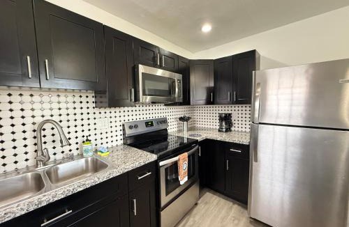 Olympia Heights House | Home Sweet Home Near Malls and Airport and Hwy