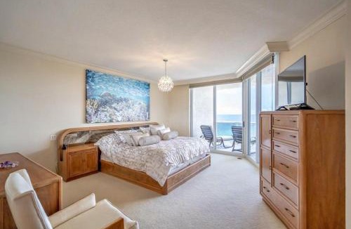 Galt Mile Apartment | Luxury 3 Bedroom Condo with Ocean and City Views