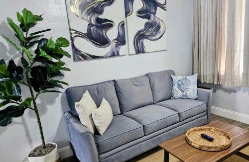 West Park Apartment | Private Modern 1 Bedroom 6 Miles to Hard Rock Stadium
