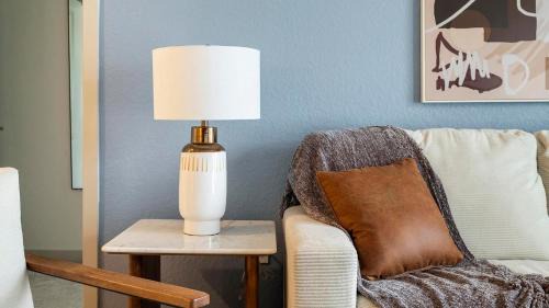 Candler Apartment | Landing Chic 1BD Pool Gym