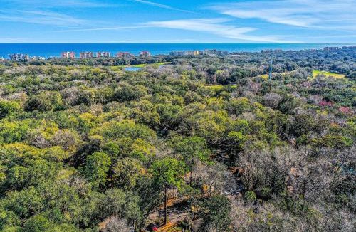 American Beach House | Hotel Side Condo at Amelia Island Plantation with Balcony, WiFi & Shared Pool