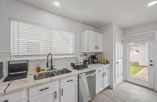 Houston House | Htown Getaway Hot Tub Game Room Fire Pit Sleeps 16