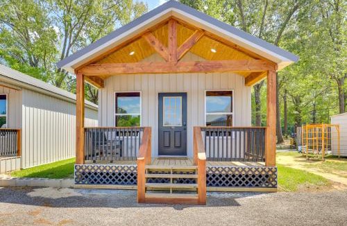 Joaquin House | Boating & Fishing Home Base Near the Sabine River!