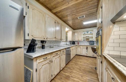 Lockesburg House | Hunt, Fish & Birdwatch: Peaceful Lockesburg Escape