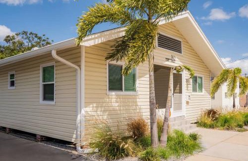 Dunedin Apartment | Cozy Coastal Cottages of Dunedin 1