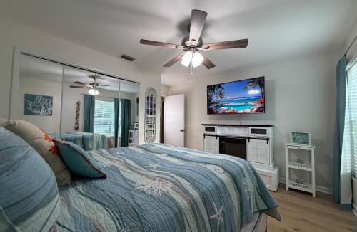 Titusville House | Near KSC - Peaceful Spacious Home for 6 - Fully Stocked Kitchen and Coffee Bar