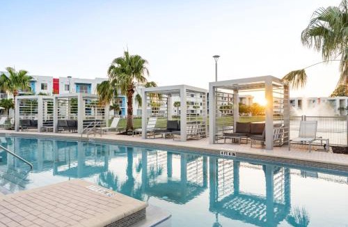 Daytona Beach Apartment | Spacious 3BR | Pool, Gym, Near Beach & Speedway