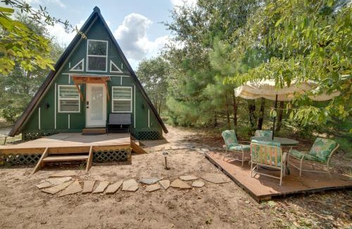 Tyler Apartment | 7 Mi to Tyler State Park: 'A-Game' Cabin