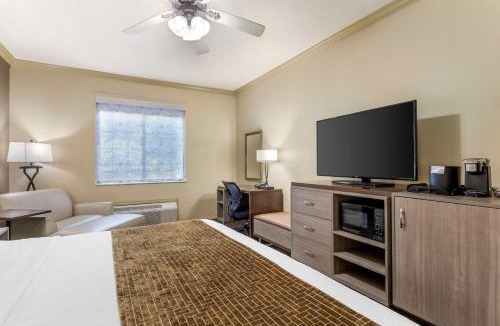 Crown Colony Hotel | Best Western Plus Crown Colony Inn & Suites