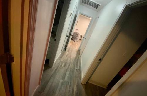 Birmingham Apartment | Serene and Modern 5 Location, Queen Bed, Parking