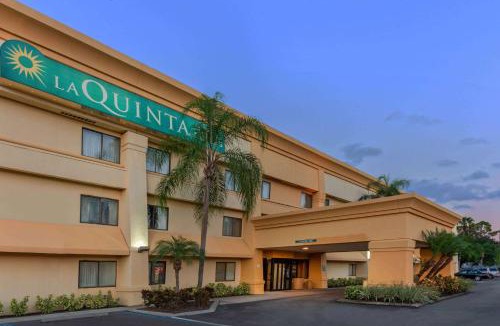 Tampa Hotel | La Quinta by Wyndham Tampa Brandon West
