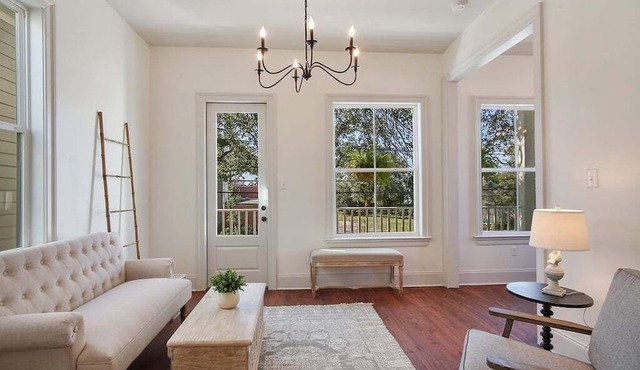 Uptown Cottage Sleeps 5