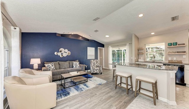 Modern Home w/Screened-in Pool: 4 Mi to the Beach