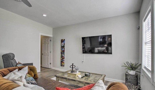 Pet-friendly Cottage, 3 Blocks to Main St!