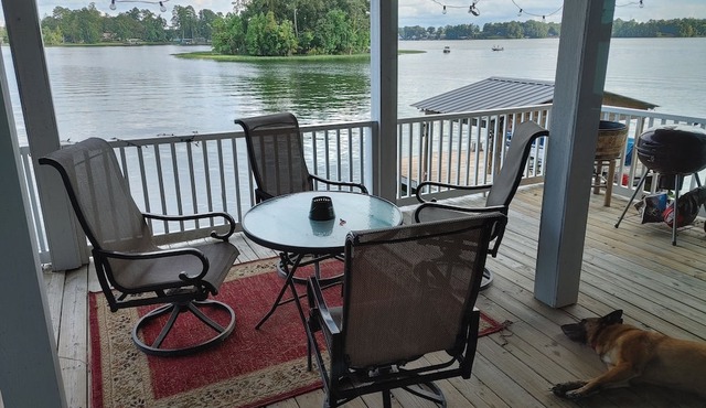 What a view of our beautiful Lake Jordan. This cabin is sure to charm you .