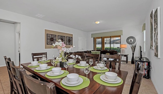 Elegant Villa W/private Pool/spa & Game Room!