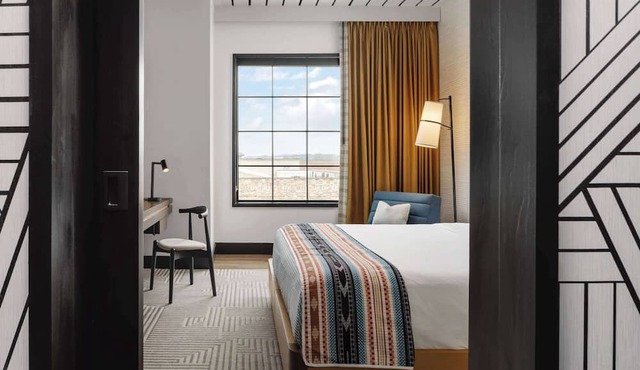Hotel Tupelo, a Wyndham Hotel