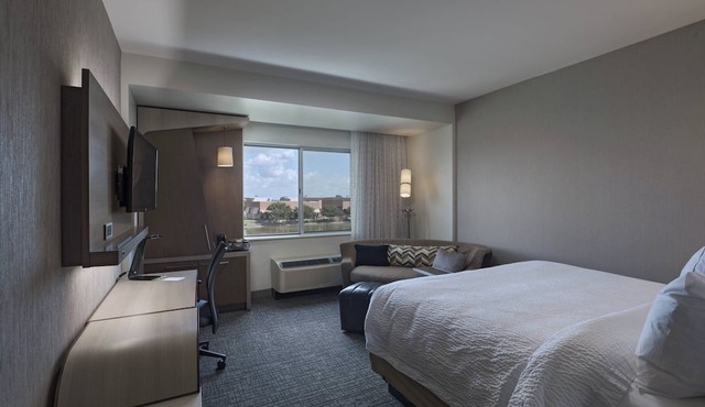 Courtyard by Marriott Houston Sugar Land/Lake Pointe