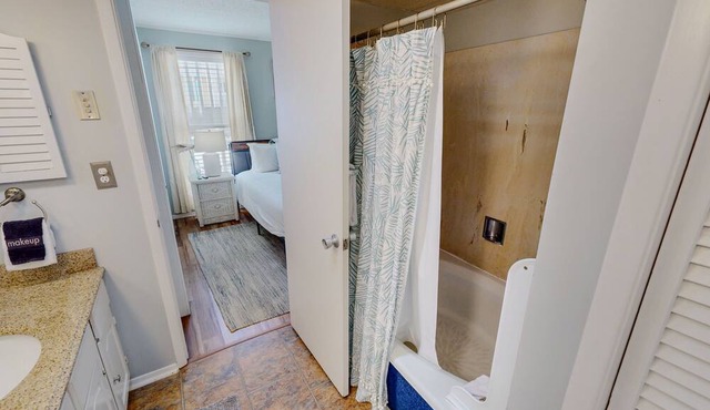 SPC 1034 is a Pet Friendly 1 BR with Free Beach Service for 2! by RedAwning in Destin