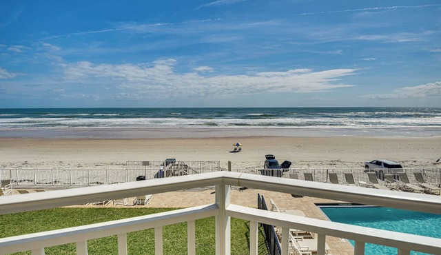 Sun, Sand & Smiles: Daytona Shores Family Condo!