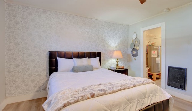 Cozy Huntsville Studio Near Lowe Mill
