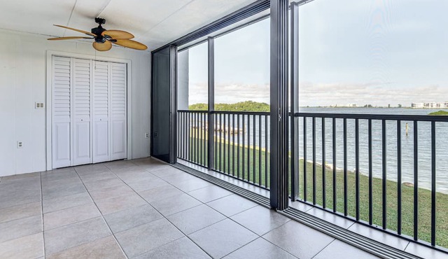 Condo w/Direct Ocean Inlet View: Bikes Included!