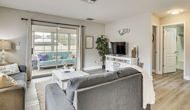 Renovated Villa Btwn Lake Sumter & Spanish Springs