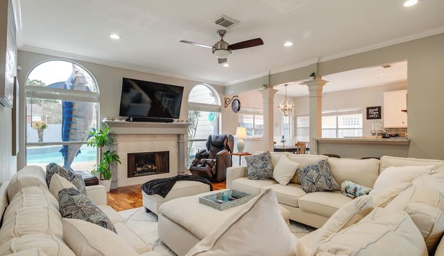 Community Perks at Luxe Houston Area Home!
