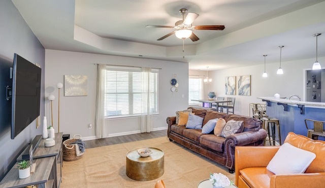 Family Home w/Covered Patio in Ardmore
