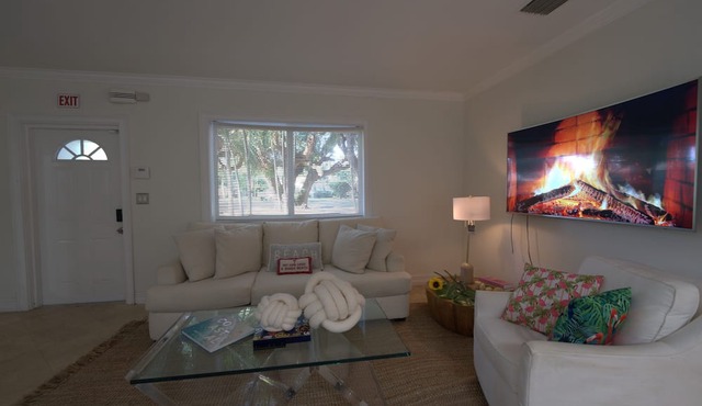 Biscayne Park 3BD2BA Spacious
