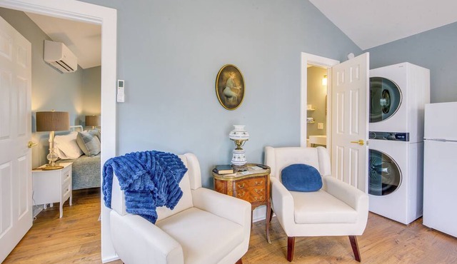 Half-mi to Dtwn: New Cottage in Jefferson!