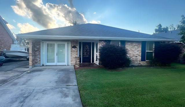 3bd 2bath house in Metairie - 15 minute drive to Superdome and Bourbon Street