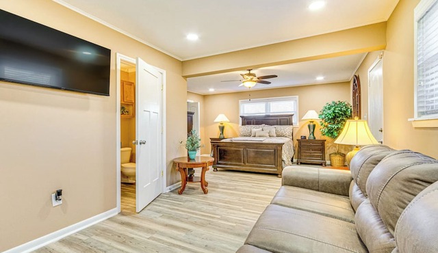 6 Mi to Dtwn: Charming Home in Little Rock