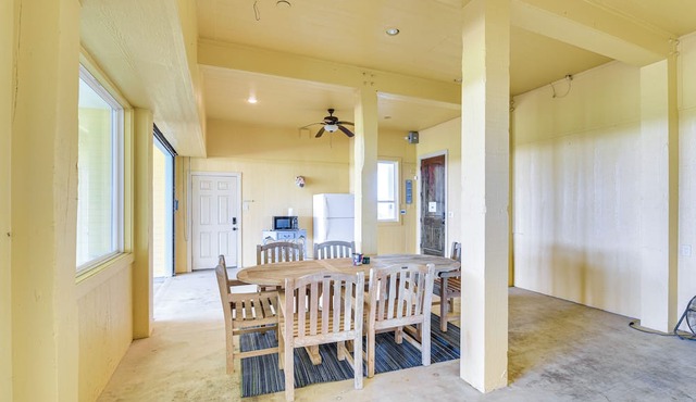 Beachfront Group Getaway on Bolivar Peninsula