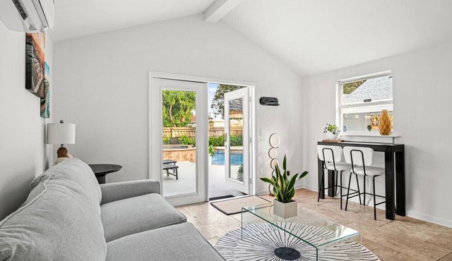 Pool Oasis|5 min>Downtown/Beach!