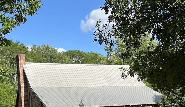 Relax and Enjoy this Cozy cabin on 120+ acres along the bogue chitto river.