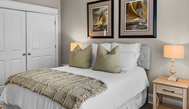 3 bedrm retreat w/wrap around porch & walking distance to Rosemary & Alys Beach