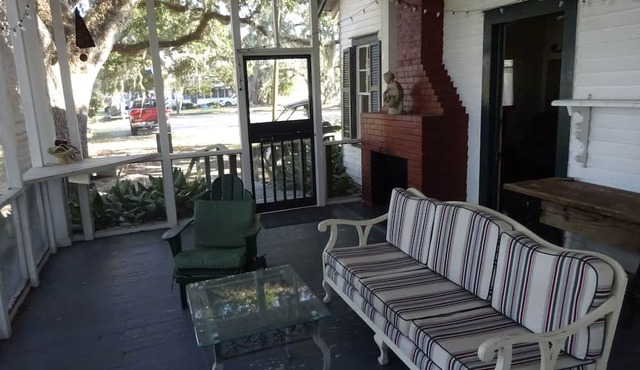Cajun Jack Cottage on the River