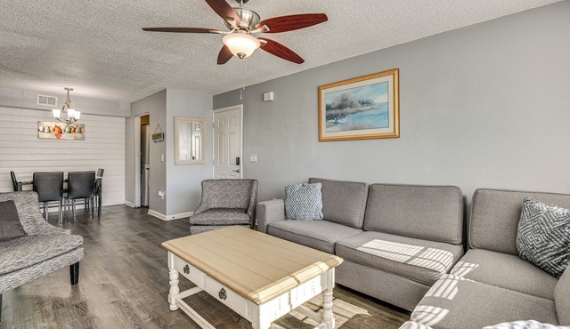 Explore Boardwalk Thrills! Central Destin Condo