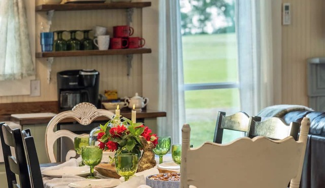 Auntie Anna’s Country Retreat Serving Up Cinnamon Rolls, Hot Tub, Walking Trail