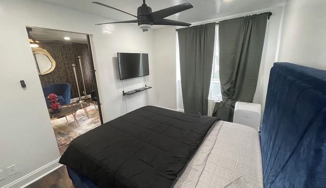 Atlanta penthouse king/queen/Twin. Home away from home. in Atlanta